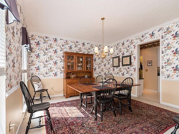 5th image of 517 Cherry Hill Ln