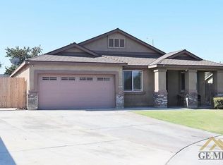 8903 Tropicana Dr, Bakersfield, CA 93311