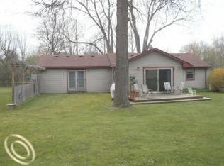 1033 S Hill Rd, Milford, MI 48381