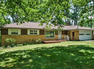 60 Overlook Pl, Bedford, OH 44146