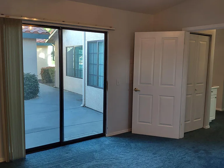 1073 Moon Shadow Ct — Photo 20