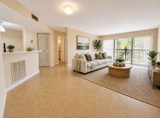 8977 Wiles Rd APT 206, Pompano Beach, FL 33067