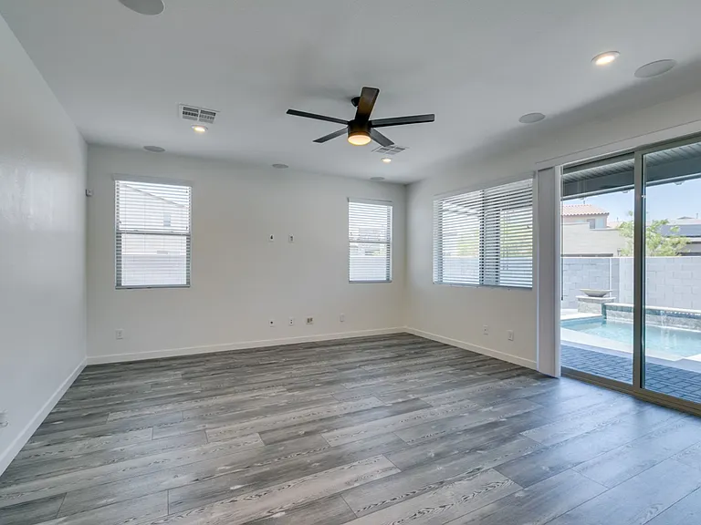 6915 Fordham Creek St — Photo 8