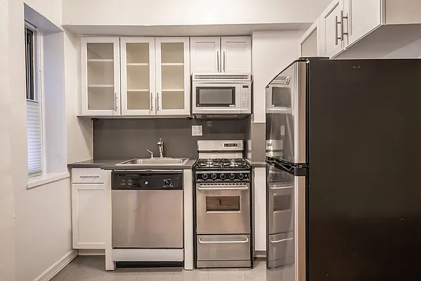 Rented by Metropolitan Equities | media 5
