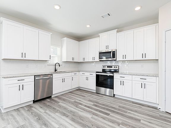 Test out new recipes in this full upgraded kitchen