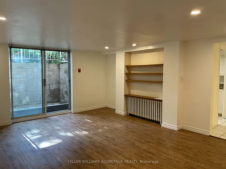 347 Walmer Rd #BASEMENT — Photo 5