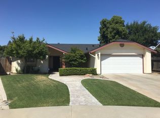 1115 Cottle Ave, Sanger, CA 93657