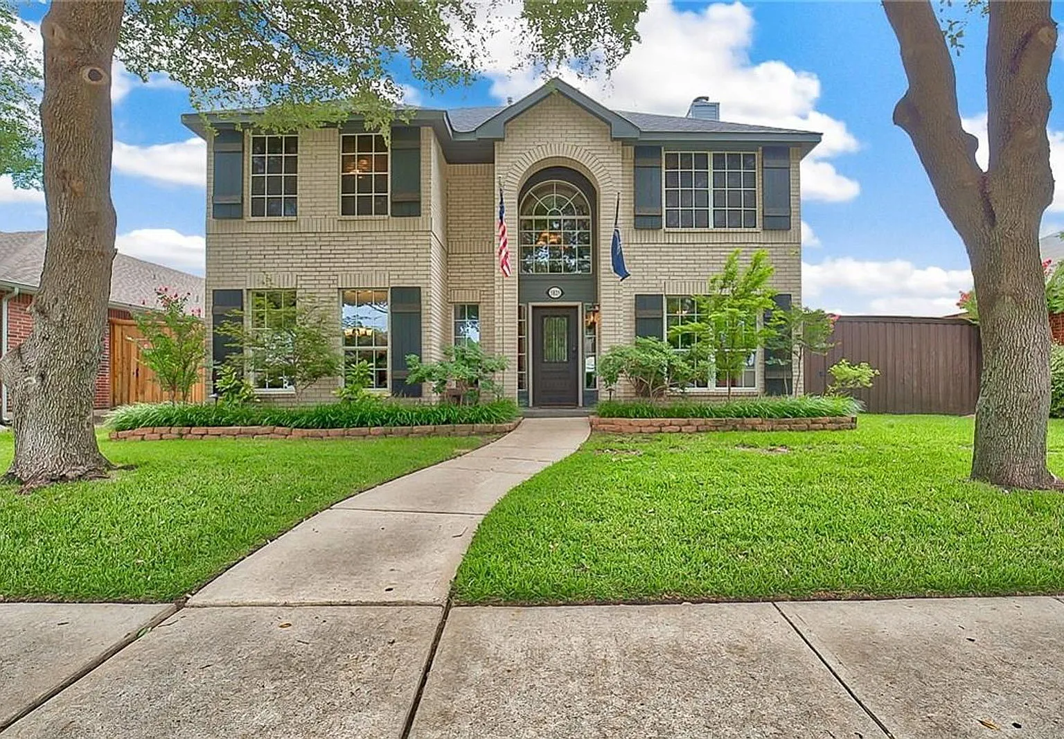 4 bed, 2.5 bath, 2274 sqft, $3,495 — Photo 1