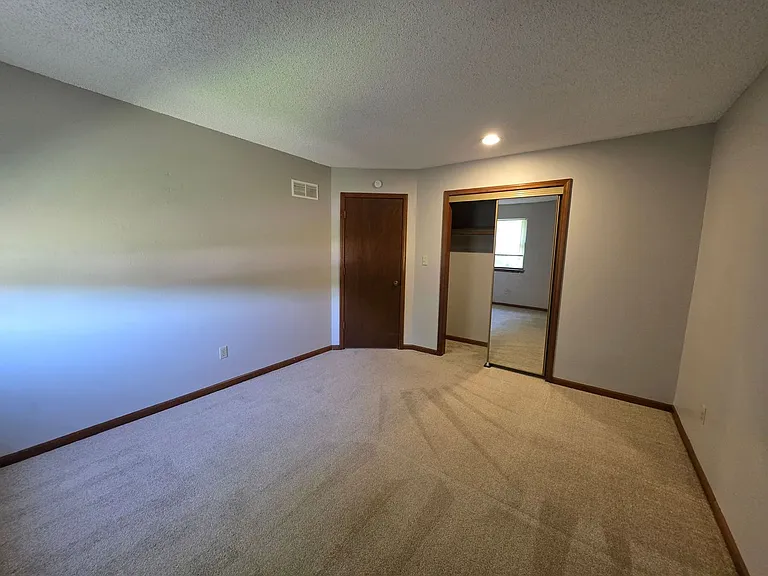 18904 Manor Dr — Photo 11