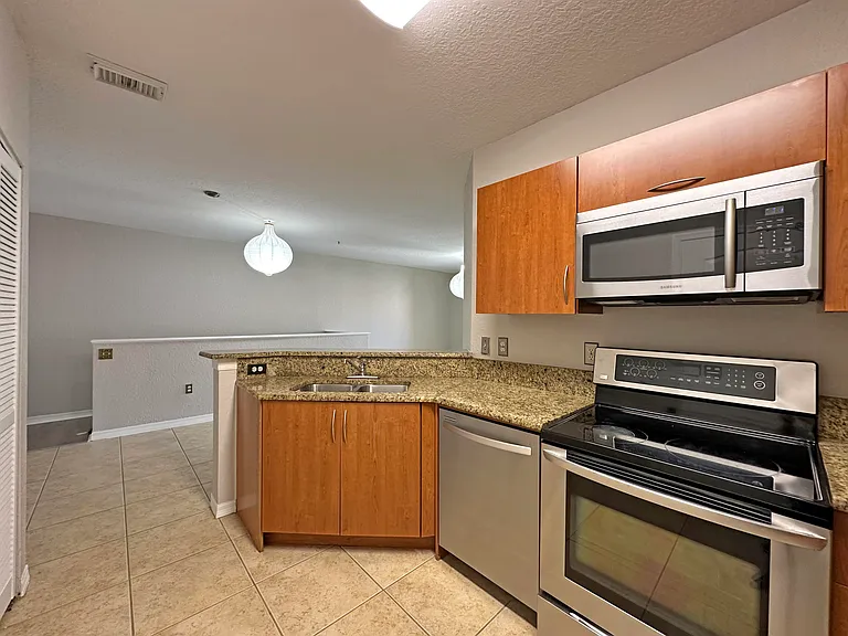152 SW Peacock Blvd #27-206 — Photo 8