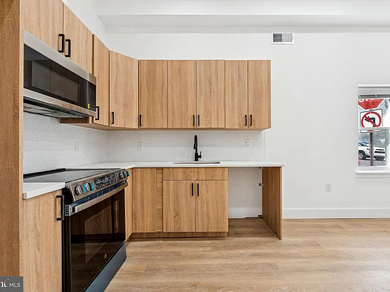2424 W Thompson St #3 — Photo 5