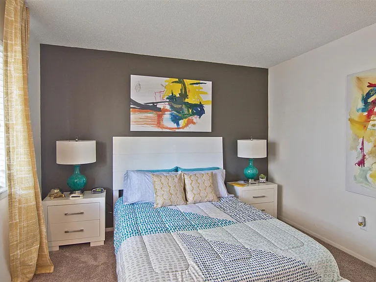 Lakecrest — Photo 10
