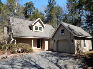 121 Halfmoon Rd, Pocono Pines, PA 18350