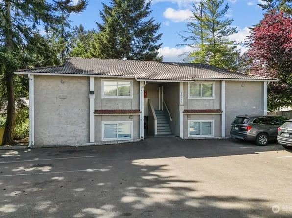 24303 27th Avenue S, Des Moines, WA 98198
