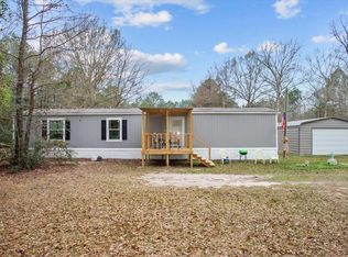 143 Parker Dr, Zavalla, TX 75980