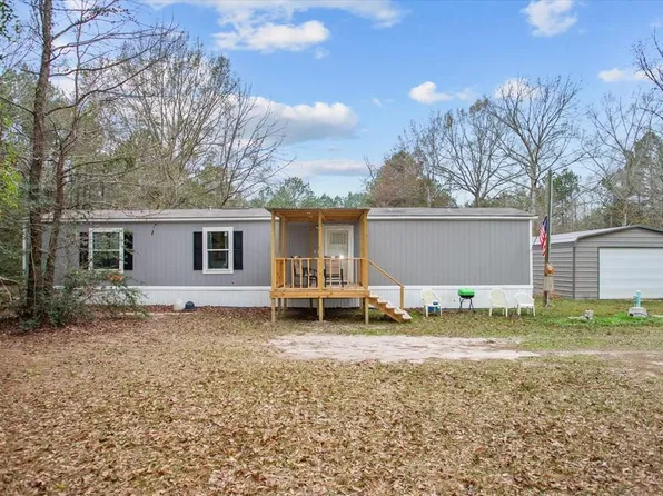 143 Parker Dr, Zavalla, TX 75980