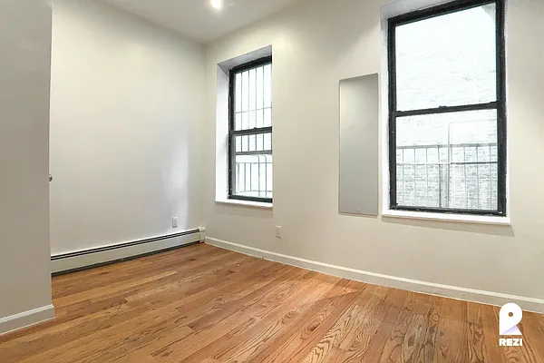 Rented by REZI | media 22