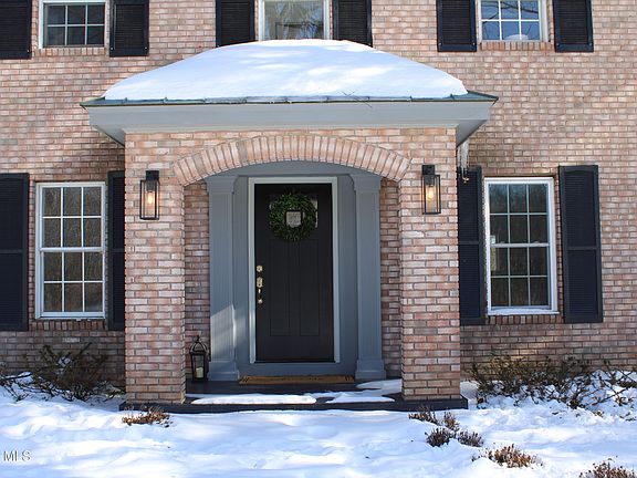 3rd image of 713 Riverview Road