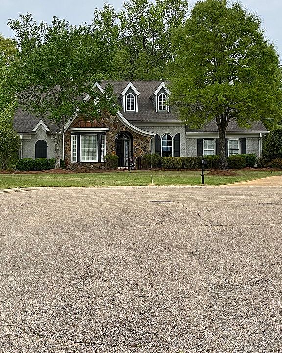 2nd image of 3930 Pin Oak Ct