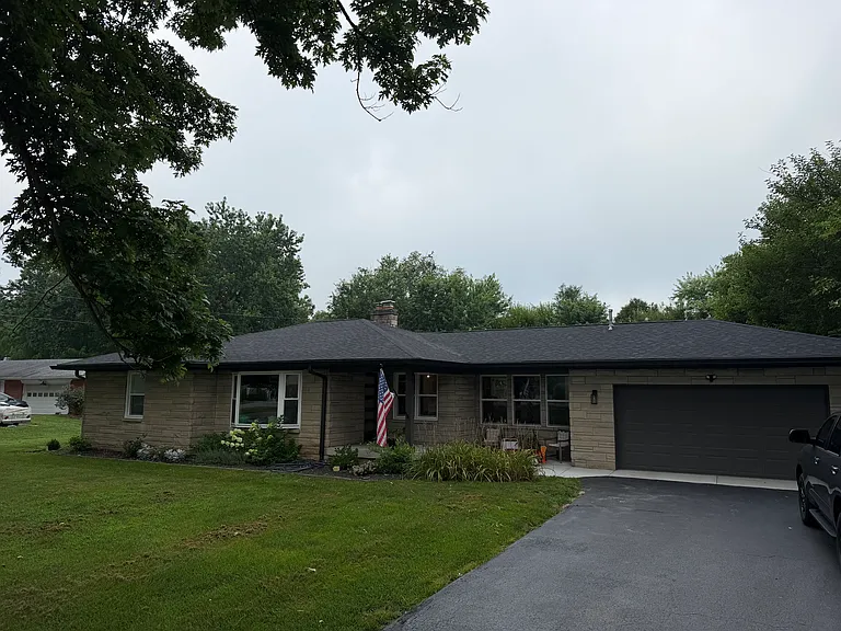 302 N Bluff Rd — Photo 6