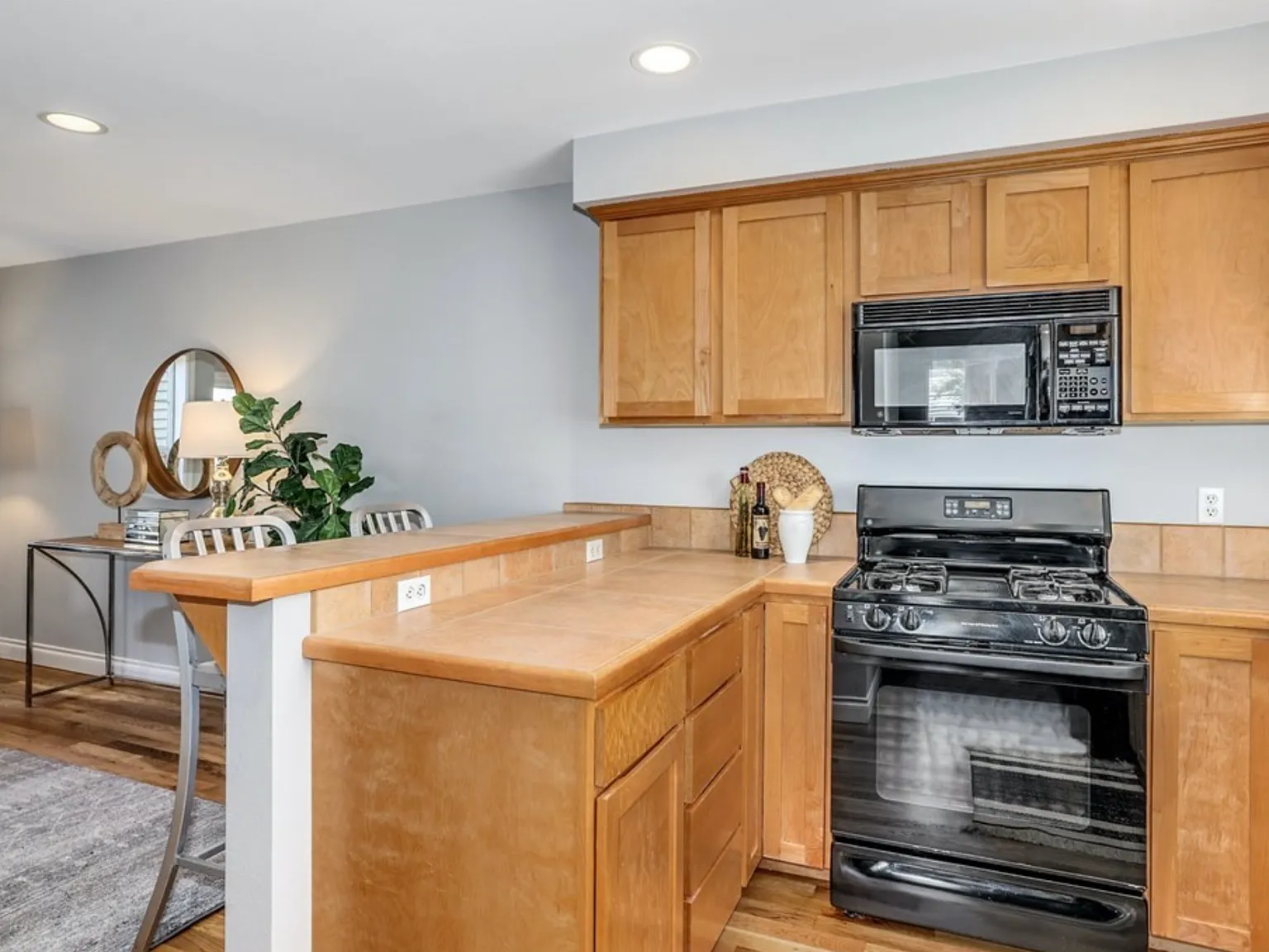 2 bed, 1080 sqft, $2,850 — Photo 4