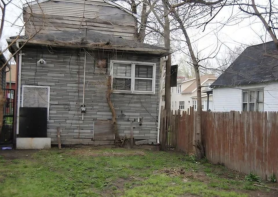 2nd image of 11551 S Princeton Ave