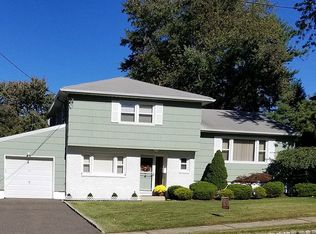 4 Flynn Ter, West Orange, NJ 07052