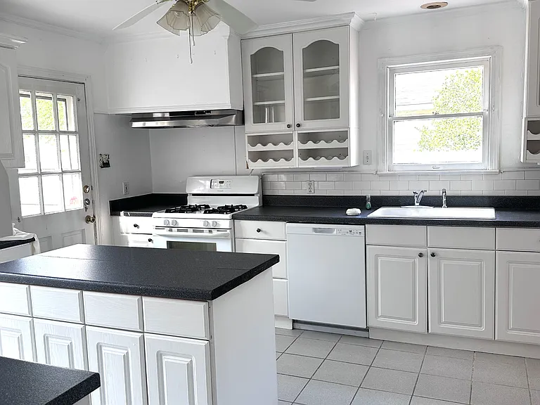 213 Doddridge St — Photo 3