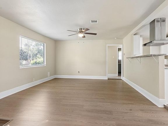 4th image of 216 Bearle St