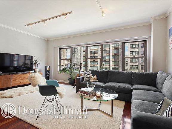 3rd image of 360 E 72nd St APT A808
