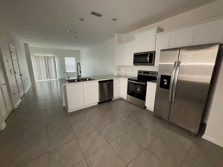 9015 Gifford Dr — Photo 7