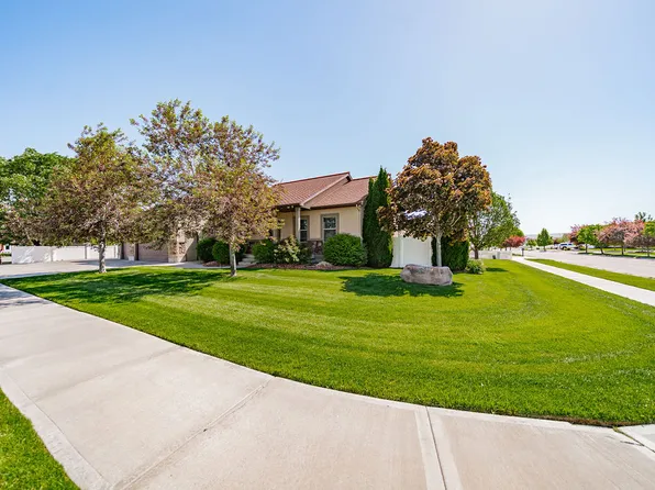 140 Casa Dr, Idaho Falls, ID 83404