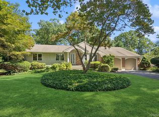 5 Kenny St, Smithtown, NY 11788