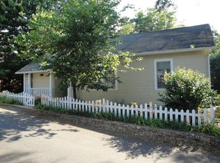 9 Hampton Ave, Ware Shoals, SC 29692