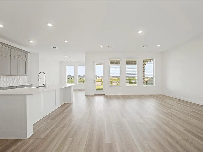 4535 Windmill Landing Ln — Photo 8