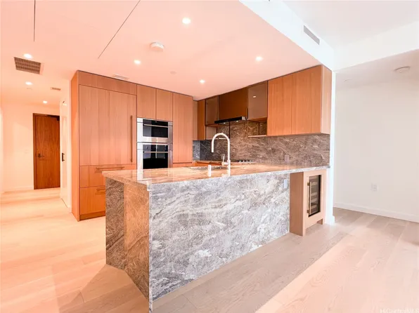 1100 Ala Moana Blvd #2502, Honolulu, HI 96814