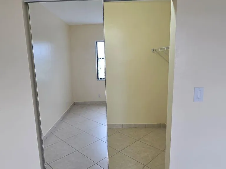 105 S Riverside Dr #402 — Photo 22