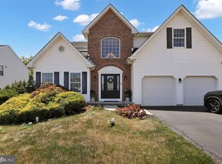 2052 Canyon Creek Rd, Gilbertsville, PA 19525