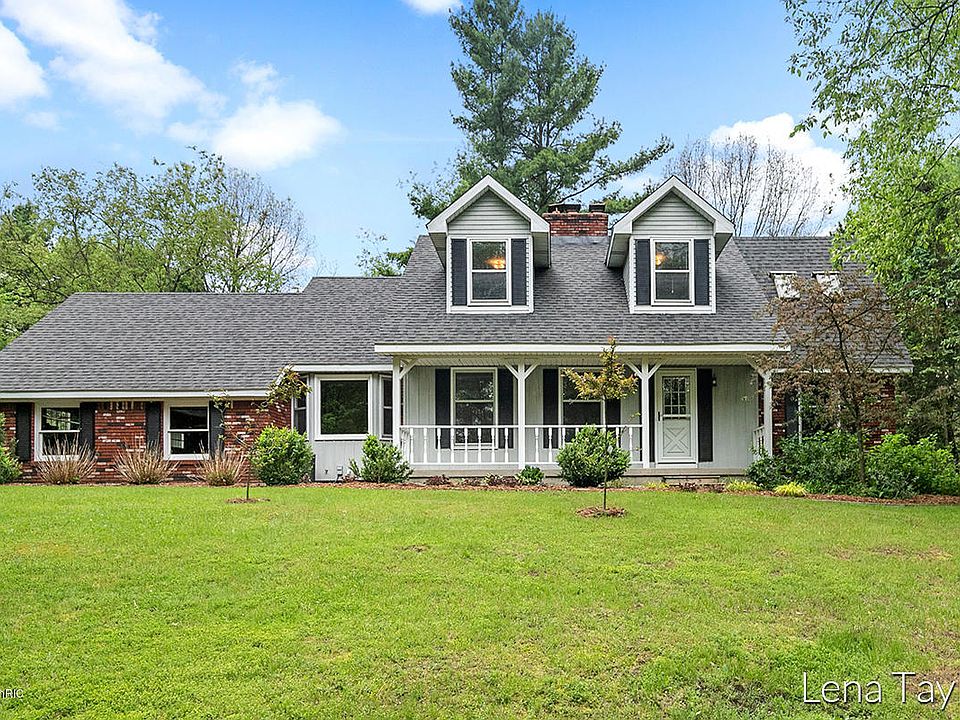 1st image of 8095 Courtland Dr NE