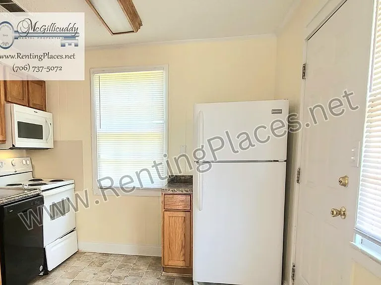 1212 Holden Dr — Photo 8