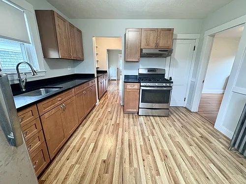 88 Beechcroft St #3 Photo 1