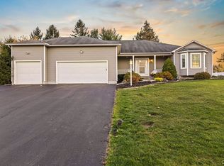 5131 Prairieview Dr, Camillus, NY 13031