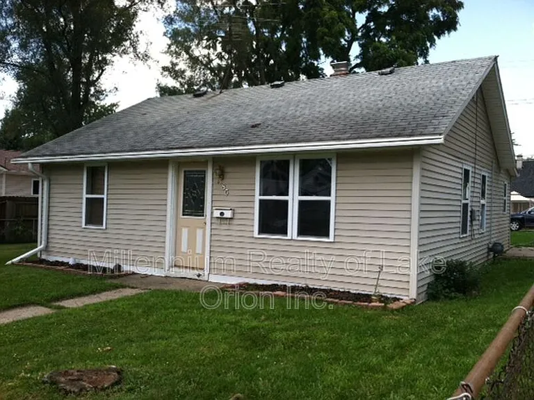 85 E Beverly Ave — Photo 1