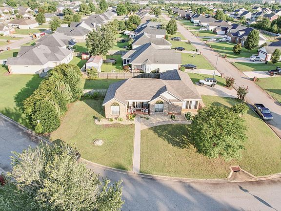 3rd image of 303 Margeson Dr