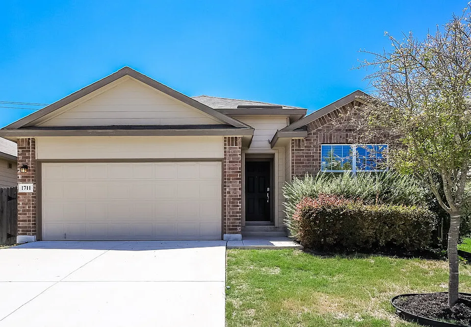1711 Emerald Edge