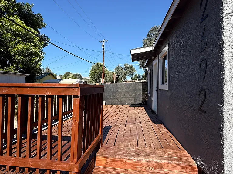 2692 Ithaca St — Photo 2