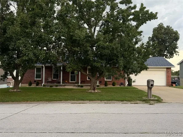 52 Sherwood Estates Ln, Hannibal, MO 63401