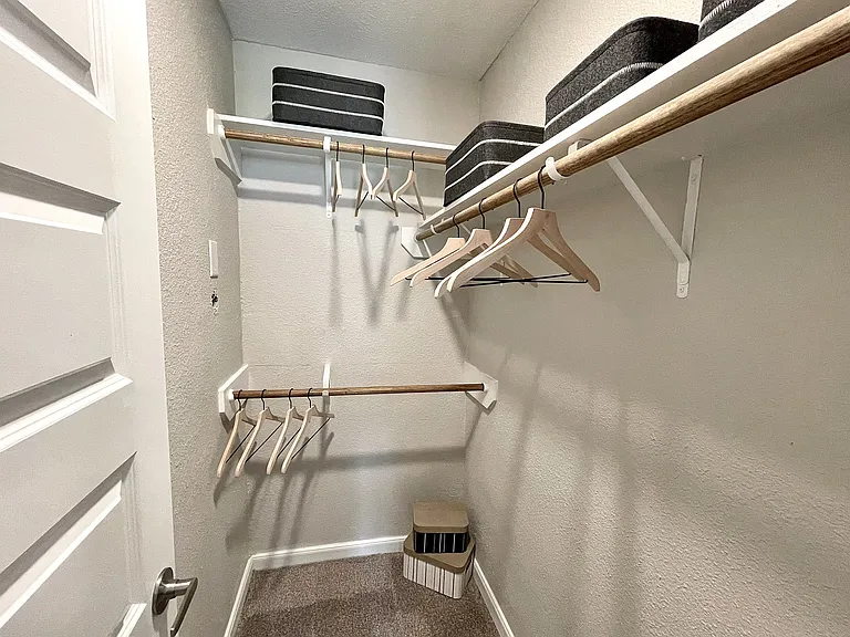 1520 Enclave Pkwy — Photo 30