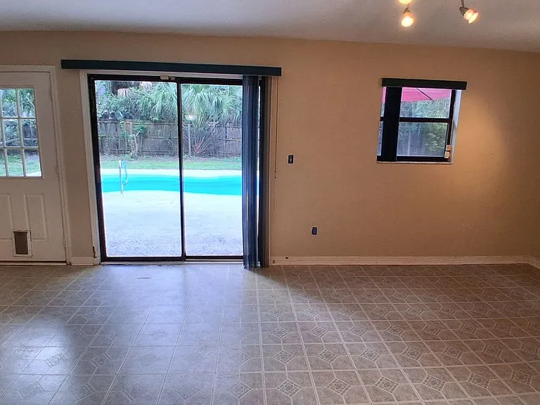 1016 NW 12th Ave — Photo 16