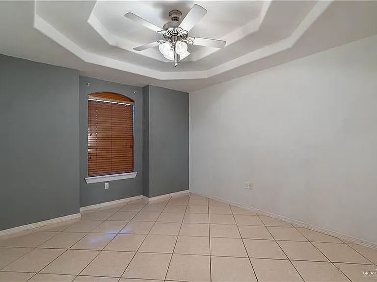 504 E Biyaneta Ave — Photo 12